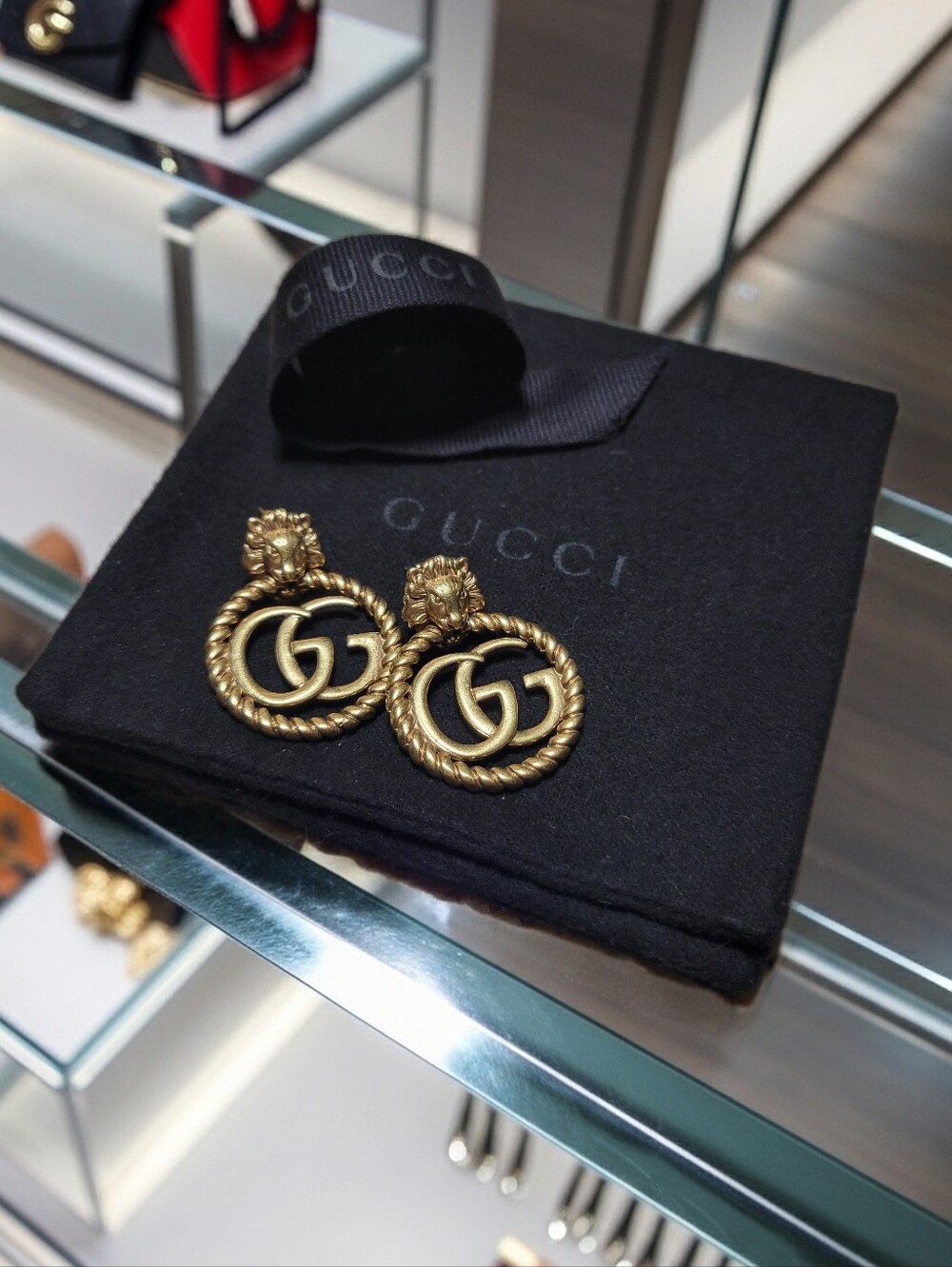 Gucci Gold-Tone Lion Head & Interlocking G Hoop Drop Earrings Vintage